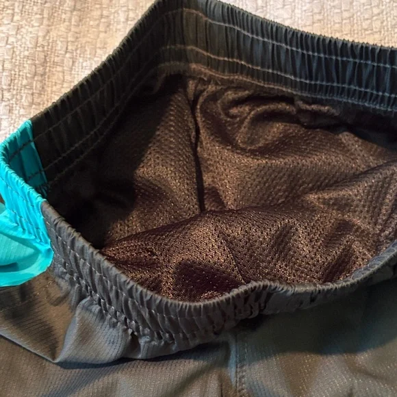 Under Armour Youth Track Pants Bundle - Size 6 - Picture 3 of 5